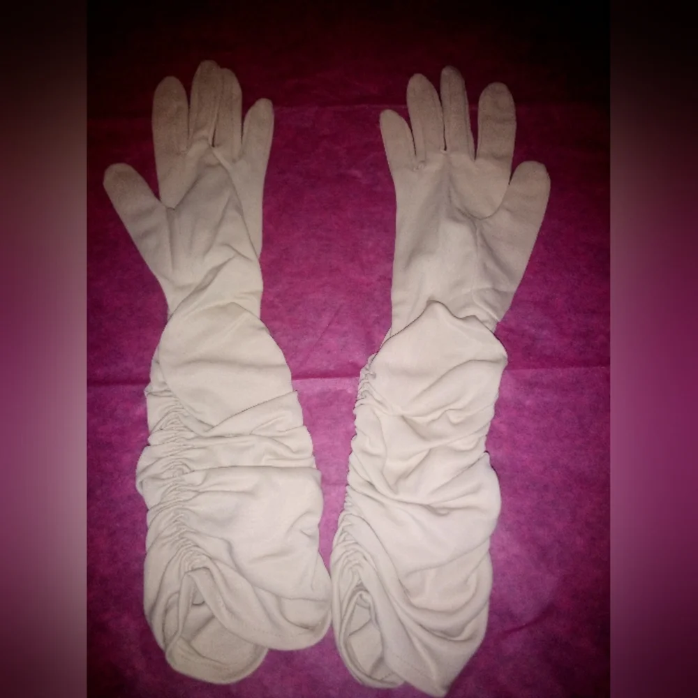 Vintage Van Raalte Ladies Long Stylish Nylon Gloves Size 6 1/2